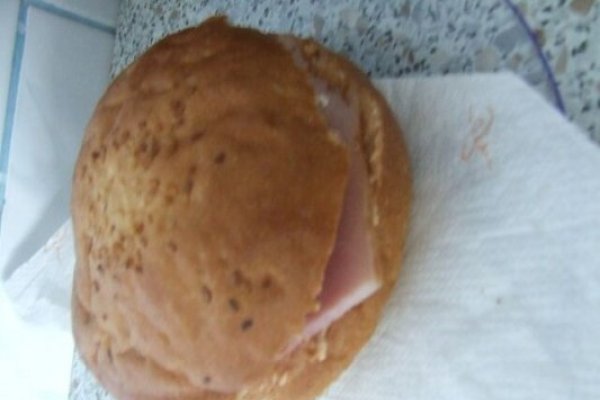 Sandvis cu jambon & branza vaci