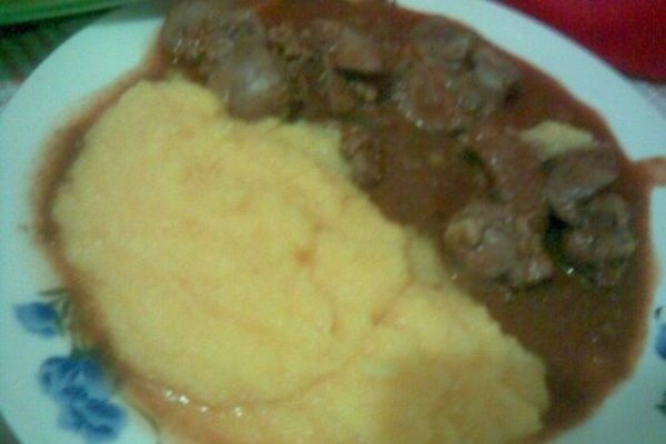 Ficatei cu smatana si mamaliguta
