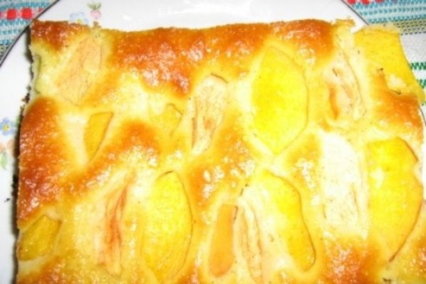 PRAJITURA CU PIERSICI si MERE