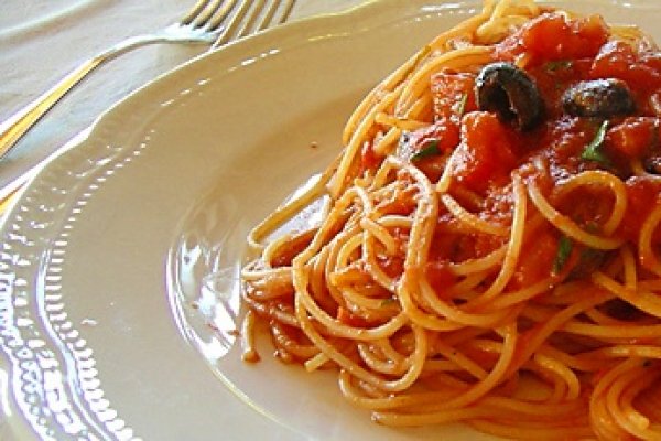 Sosul Puttanesca, savuros si vibrant