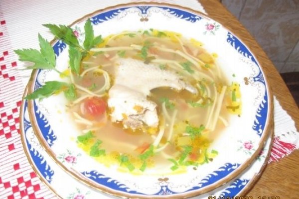 Ciorba de gaina cu taietei de casa