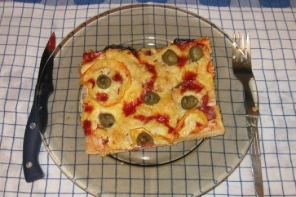 Pizza facuta in casa- Ramona 1