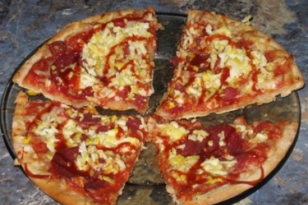 Pizza cu blat cumparat