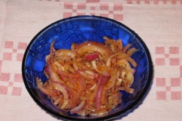Salata de ceapa rosie