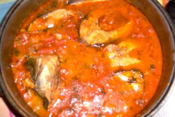 Peste somon in sos de rosii