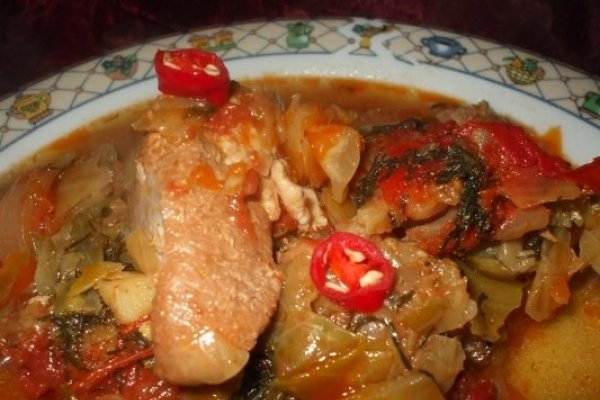 Varza dulce cu carne de porc la cuptor