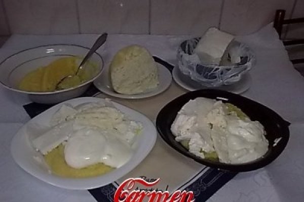 Mamaliguta cu branza de burduf si smantana