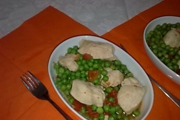 Piept de pui cu mazare
