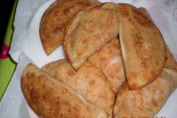 Empanadillas de atun (placinta de ton)