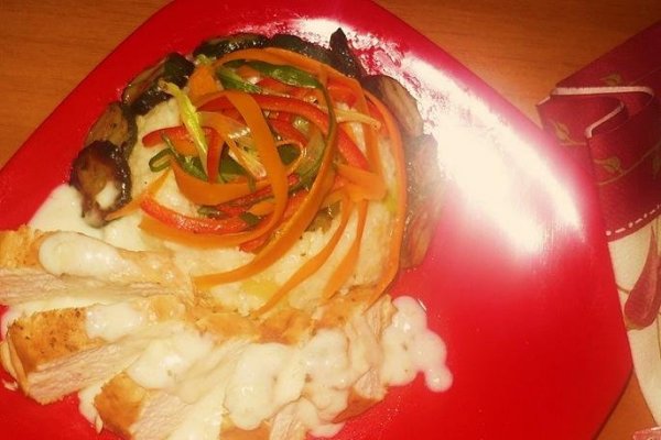 Friptura de pui cu orez si legume