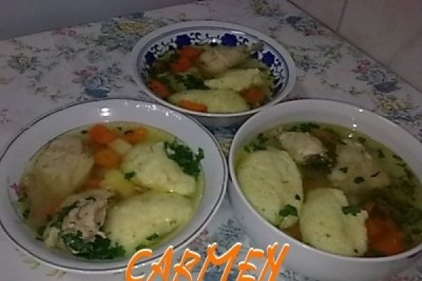 Supa din copanele de pui cu galusti.