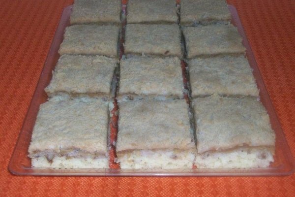Prajitura intoarsa cu mere si biscuiti
