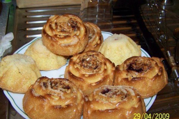 Trandafirasi din savarina cu gris