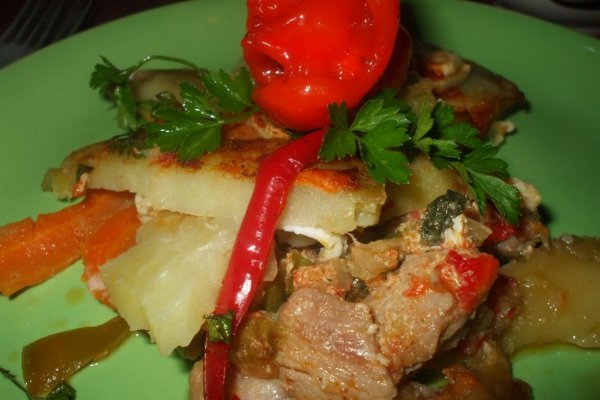Curcan impachetat in cartofi la cuptor