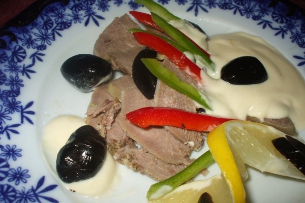 Limba rasol cu masline si sos