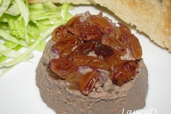 Parfait de ficat de pui cu stafide si vin dulce