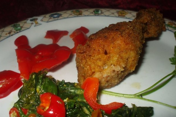 Pui pane cu pesmet si garnitura de spanac picant