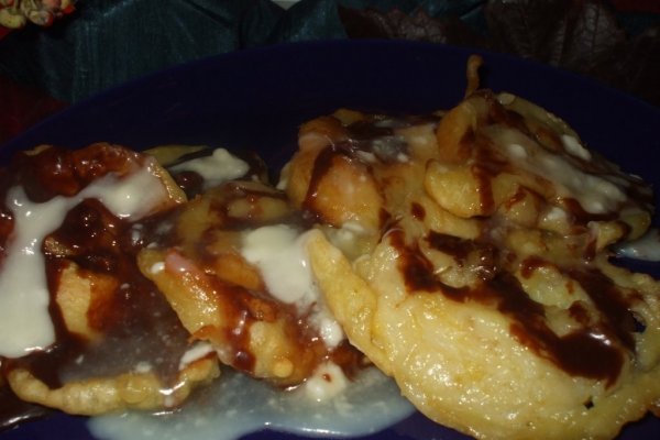 Mere in aluat, cu ciocolata