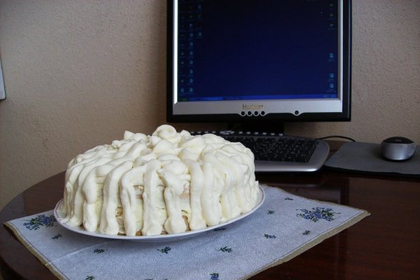 Tort cu caise si frisca