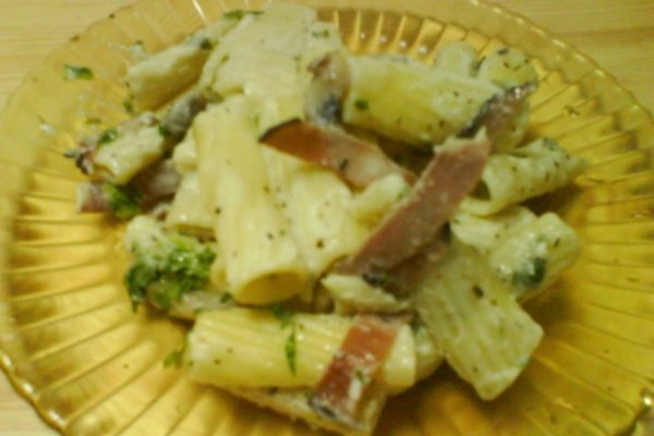 Paste cu sos de smantana