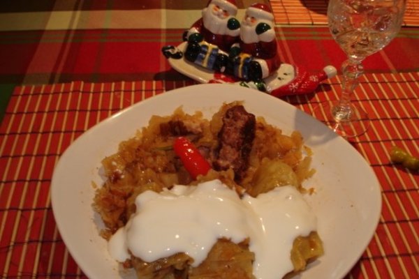 Sarmale cu carnati si afumatura