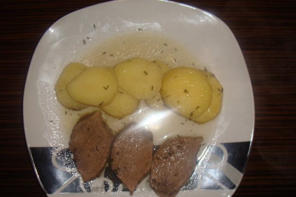 Friptură de vită cu cartofi la cuptor