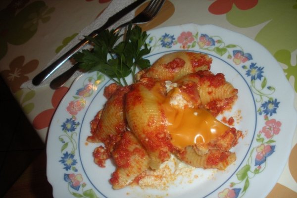 Conchiglie umplute si gratinate