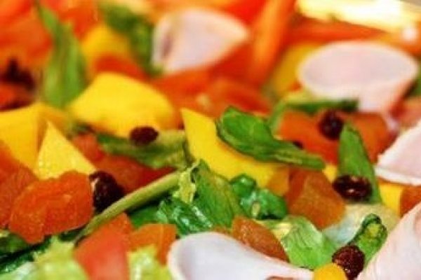 Salata cu branza de capra si legume la tigaie