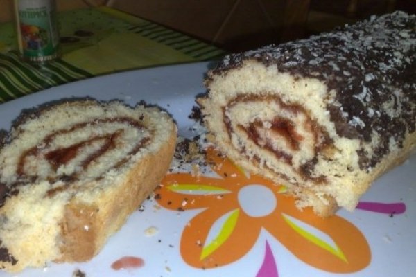 RULADA CU GEM SI CIOCOLATA