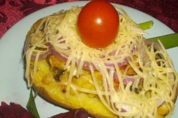 Cartofi fierti in coaja, umpluti dati  la cuptor