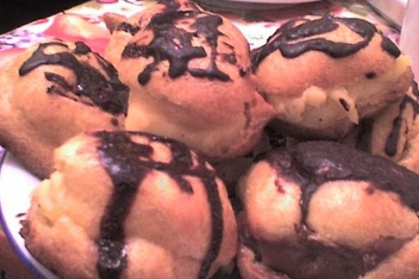 Eclere cu crema de vanilie