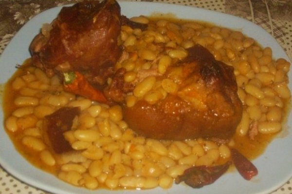 Iahnie de Fasole cu Ciolan Afumat