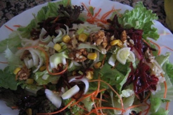 Salata de sfecla rosie si mar