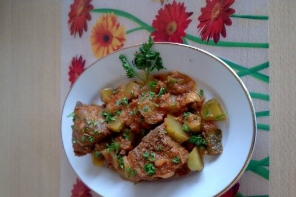 Mancare cu castraveti acri