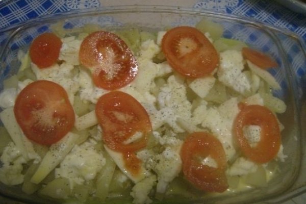 Cartofi si dovlecei cu brinza la cuptor