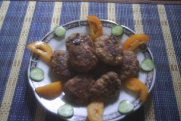Chiftele din carne prajite sau coapte la cuptor