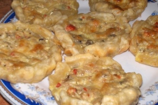 Mini-tarte cu ton