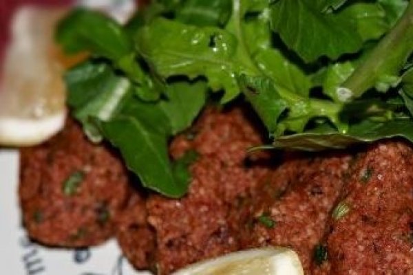 Mai pe larg, despre mici