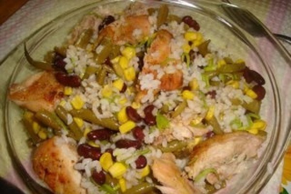 SALATA CU FASOLE VERDE SI PUI