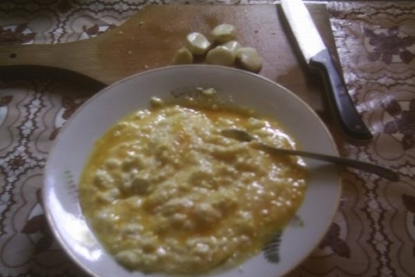 MANCARE DE ARDEI GRAS CU BRANZA SI OUA