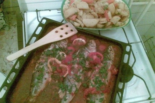 Scrumbie la cuptor cu legume