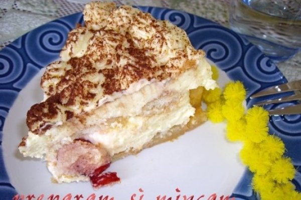 Tort tiramisu cu capsune