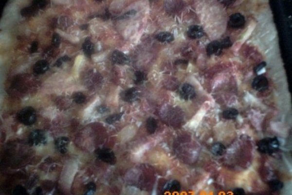 PIZZA CU MEZEL