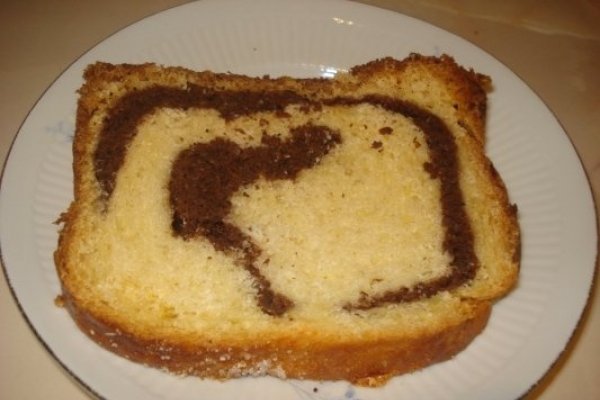 COZONAC CU CREMA DE CACAO, NUCI, STAFIDE SI MAC