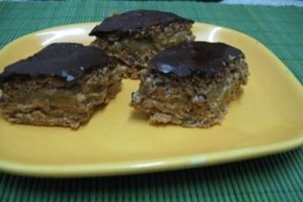 PRAJITURA  CU NUCA SI CREMA CU CAFEA NESS