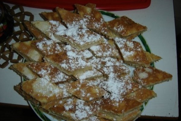 Prajitura cu crema de lamaie.