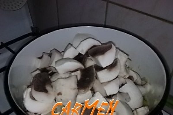 Tocanita cu vitel si ciuperci champignion