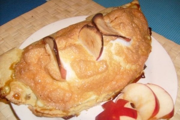 Calzone cu mere si scortisoara