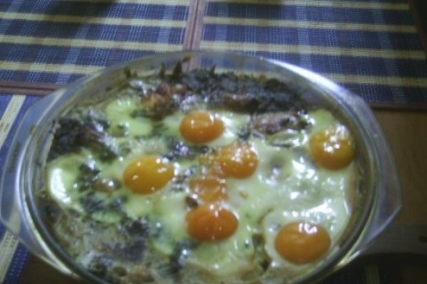 SPANAC CU CARNE  DE PUI SI OUA LA CUPTOR