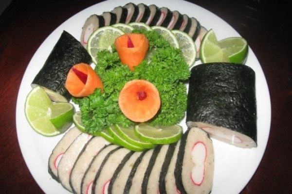 Rulada de peste cu surimi si foi nori